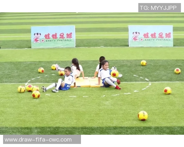 幼儿园足球场地建设的重要性与设计理念探讨促进儿童身心健康发展 幼儿园足球场地建设的重要性与设计理念探讨促进儿童身心健康发展